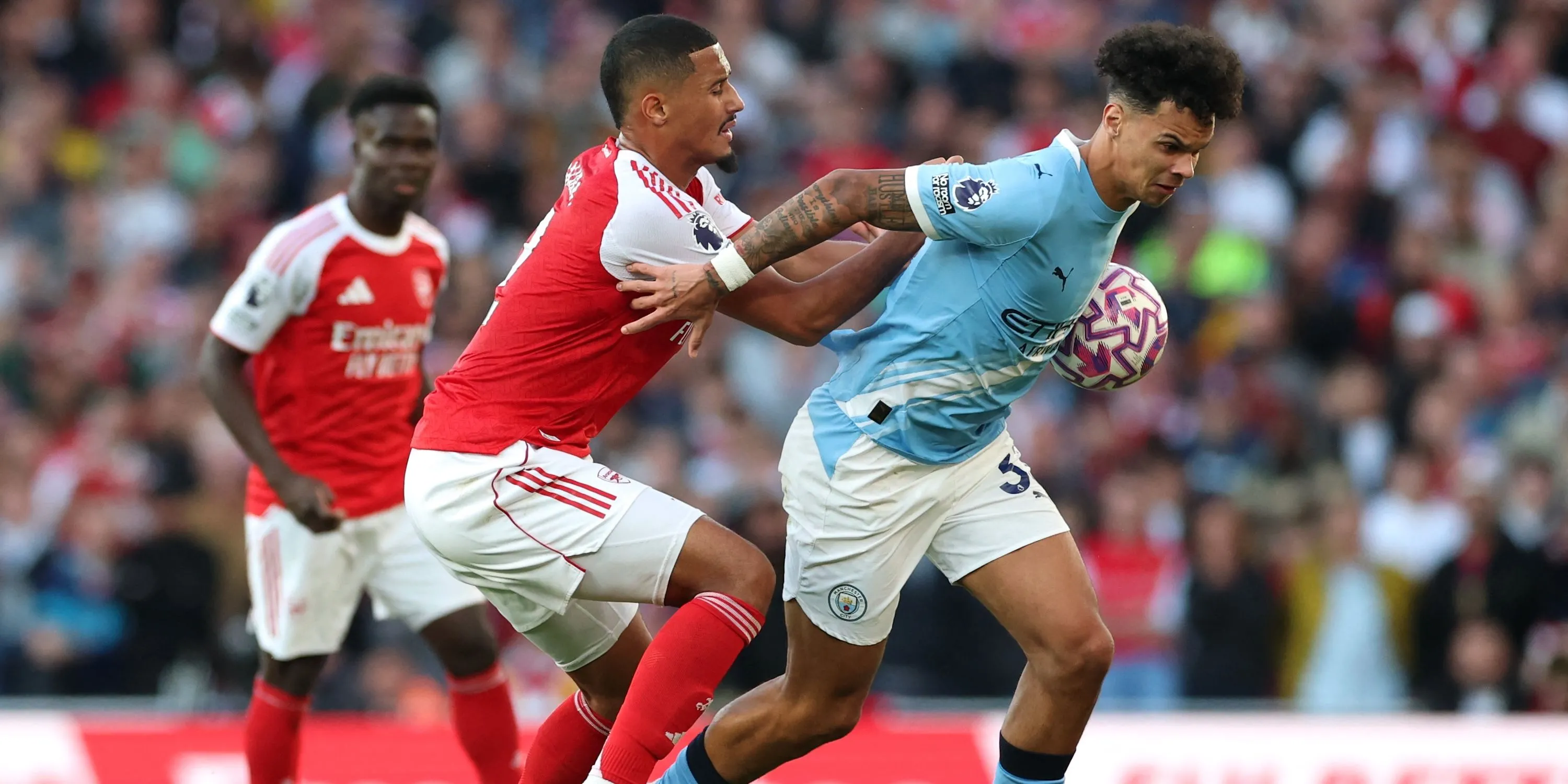 Arsenal và Manchester City thi đấu với cường độ cao trong trận đấu được chú ý