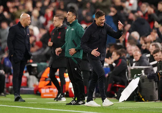 Các tình huống cố định trở thành điểm yếu lớn của Real Madrid dưới thời Xabi Alonso