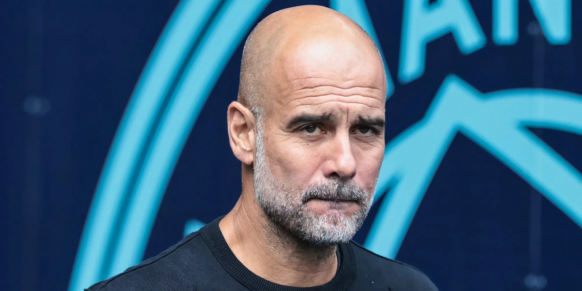 Huấn luyện viên Pep Guardiola và câu lạc bộ Manchester City tại sân Etihad